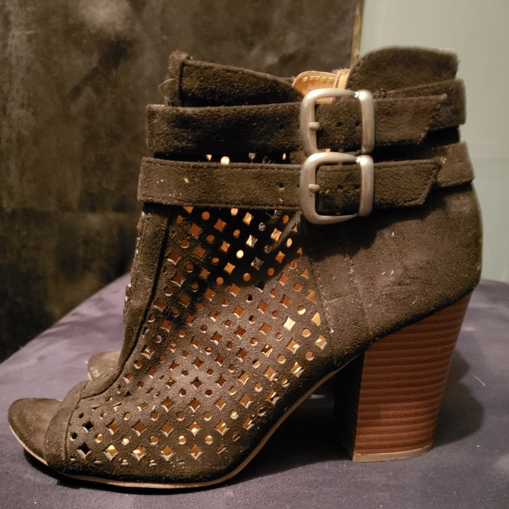 Open toed booties